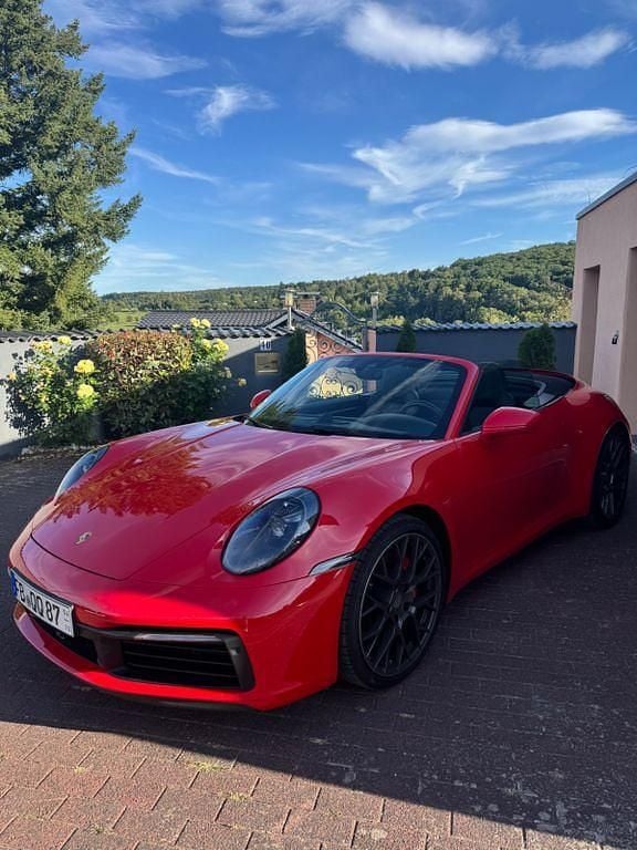 Gebraucht Porsche 992 450 PS (330 kW) 2020 Rot Cabrio