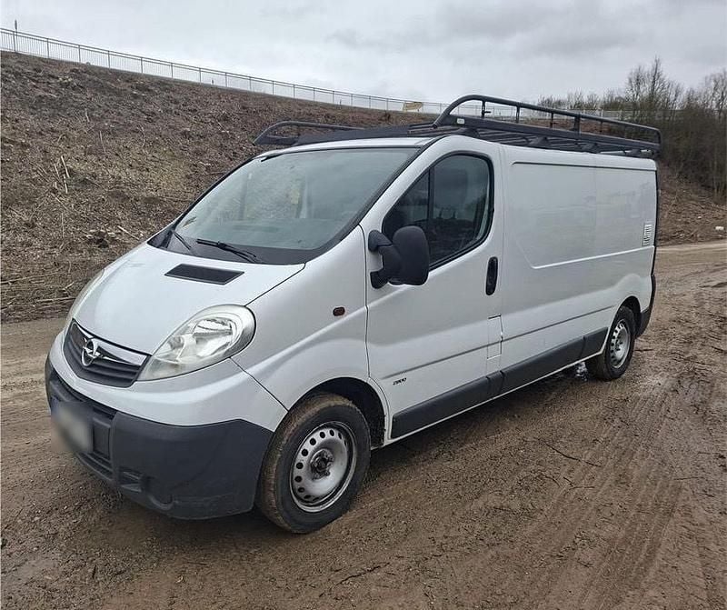 Gebraucht Opel Vivaro 115 PS (84 kW) 2010 Weiß Van / Kleinbus