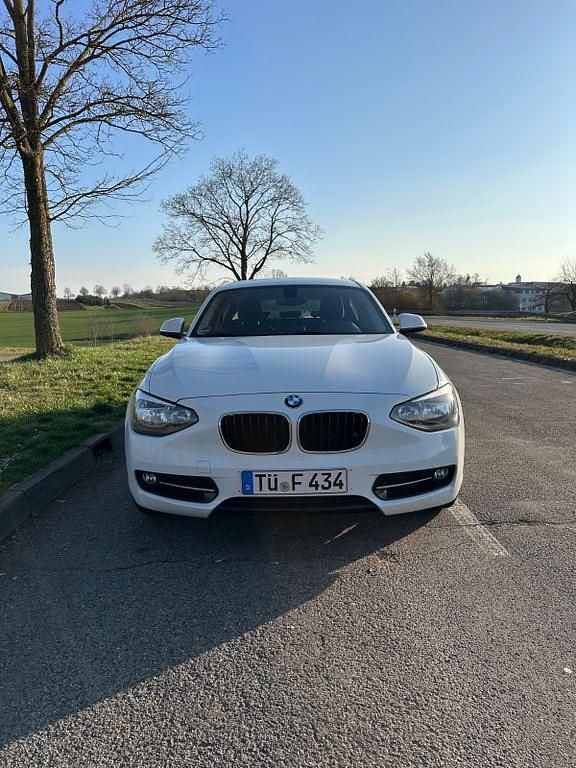 Gebraucht BMW 116 Efficient Dynamics 116 PS (85 kW) 2011 Weiß Kleinwagen