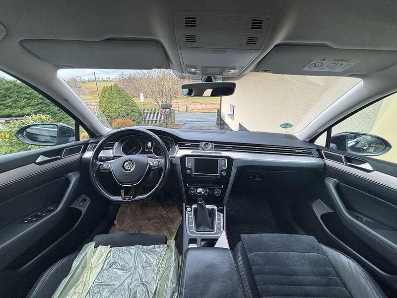 Gebraucht VW Passat Highline 150 PS (110 kW) 2015 Schwarz Kombi