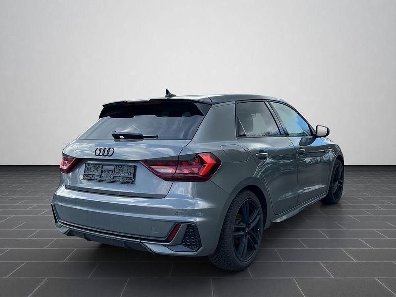 Gebraucht Audi A1 Sportback Advanced 150 PS (110 kW) 2023 Chronosgrau metallic/mythosschwarz metallic (metallic) Kleinwagen