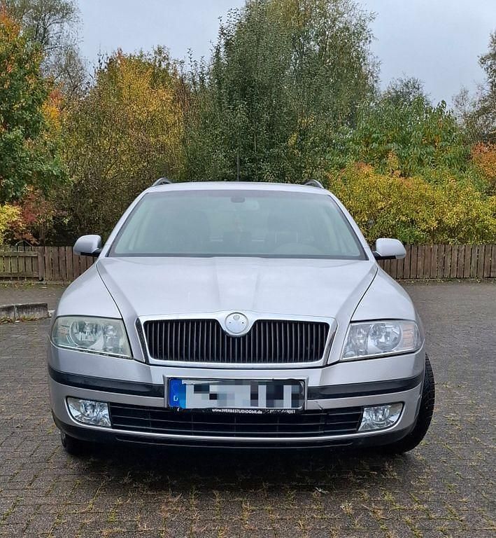 Silber Gebraucht 2005 Skoda Octavia Kombi | 3.000 € (Teuer) - Bild 1/4