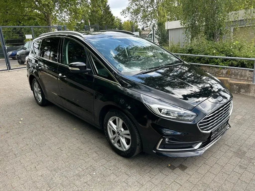 Gebraucht Ford S-MAX Titanium 190 PS (139 kW) 2020 Schwarz Van / Kleinbus