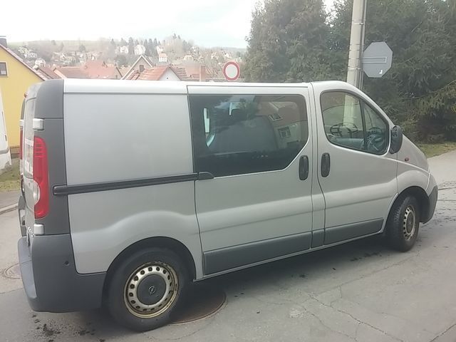 Gebraucht Opel Vivaro 155 PS (114 kW) 2006 Silber metallic Van / Kleinbus