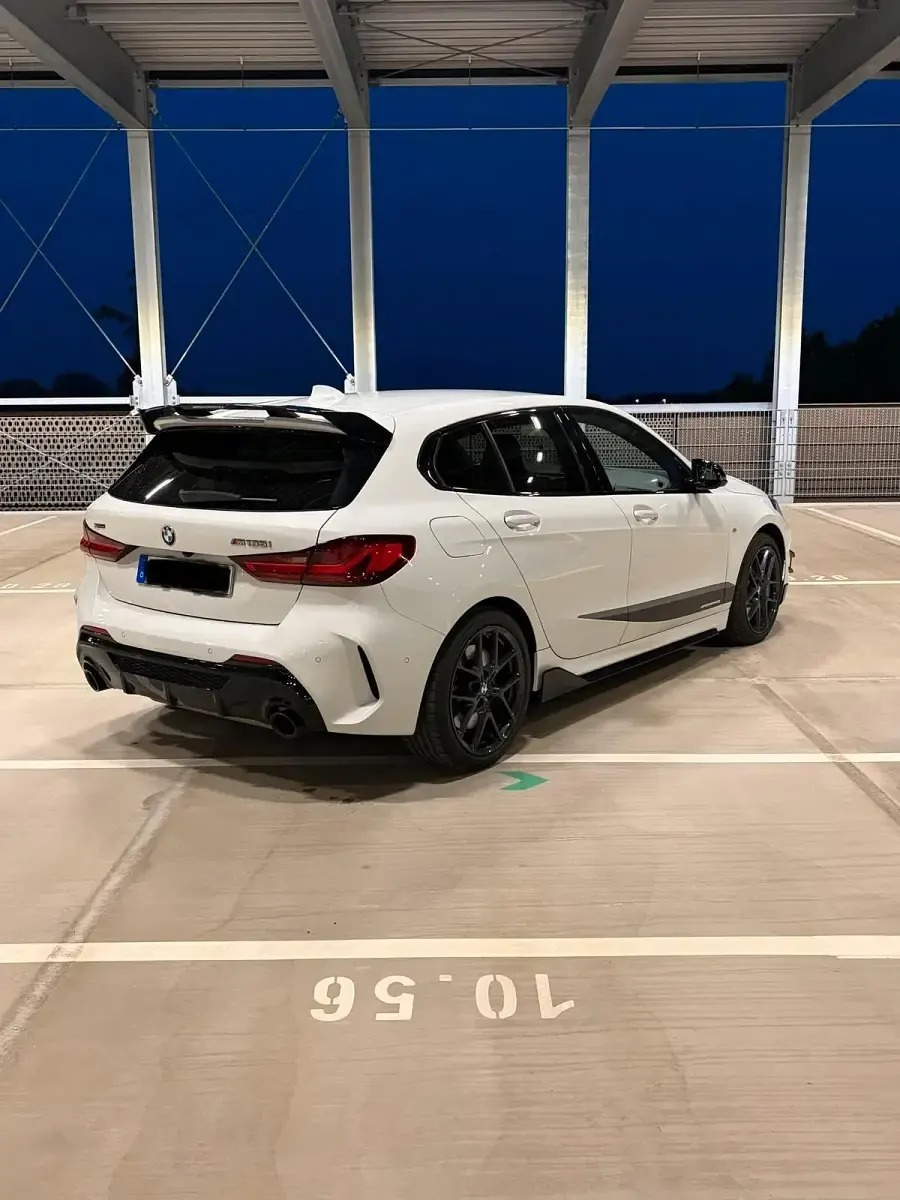 Używany BMW M135 M Performance 306 KM (225 kW) 2021 Biały Hatchback