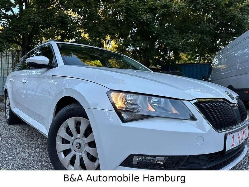 Gebraucht Skoda Superb 150 PS (110 kW) 2019 Bila candy/candyweiss Kombi