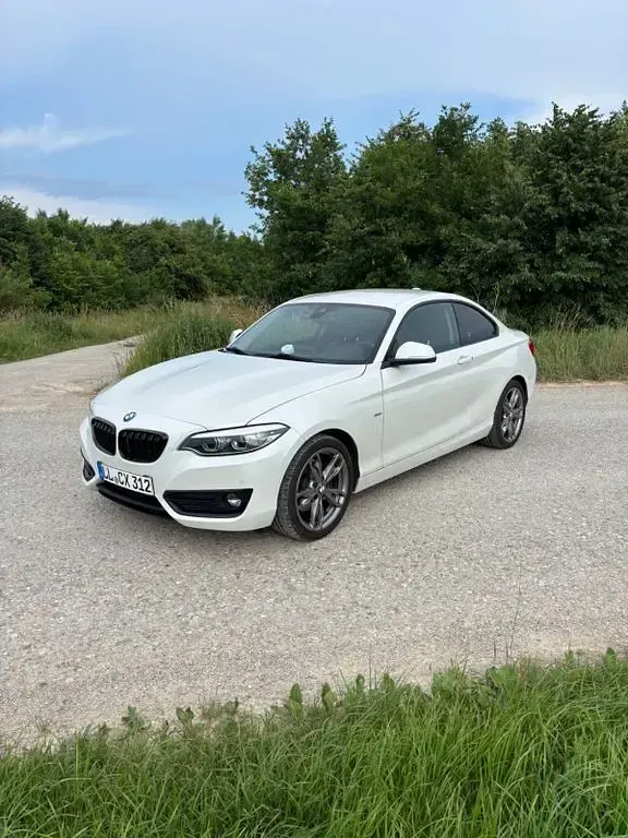 Gebraucht BMW 220 Sport Line 190 PS (139 kW) 2018 Weiß Coupé