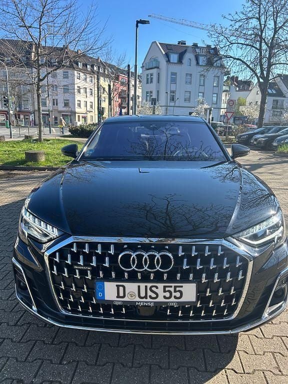 Second-hand Audi A8 Comfort 286 CP (210 kW) 2023 Negru Berlinǎ