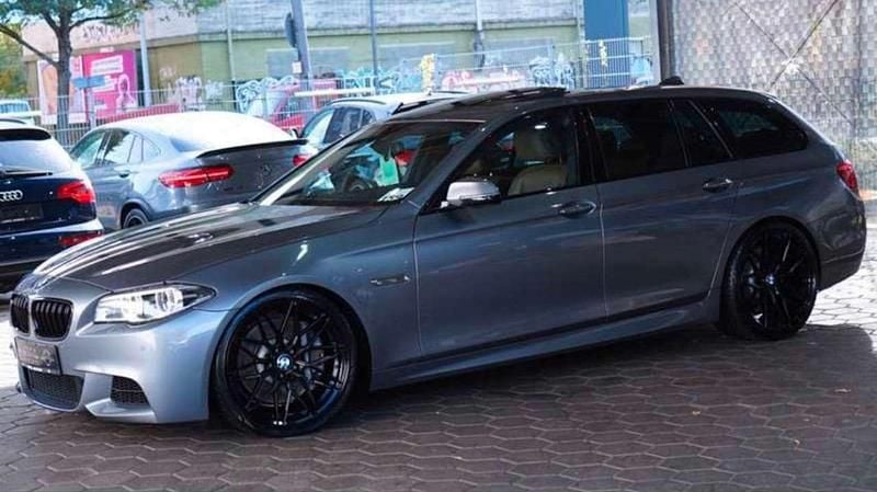 Gebraucht BMW M550 381 PS (280 kW) 2016 Grau Limousine