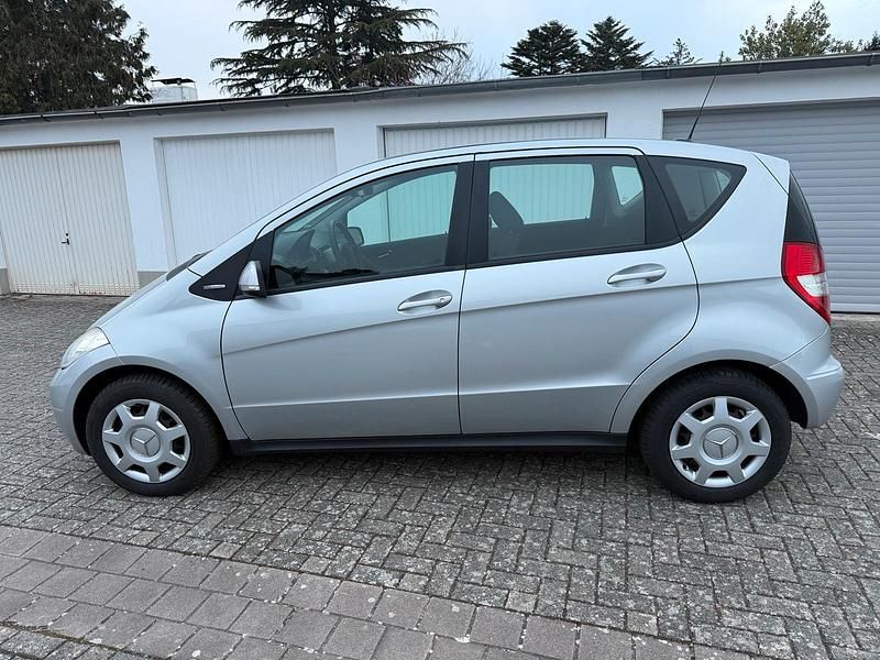 Gebraucht Mercedes A160 95 PS (69 kW) 2009 Silber Kleinwagen