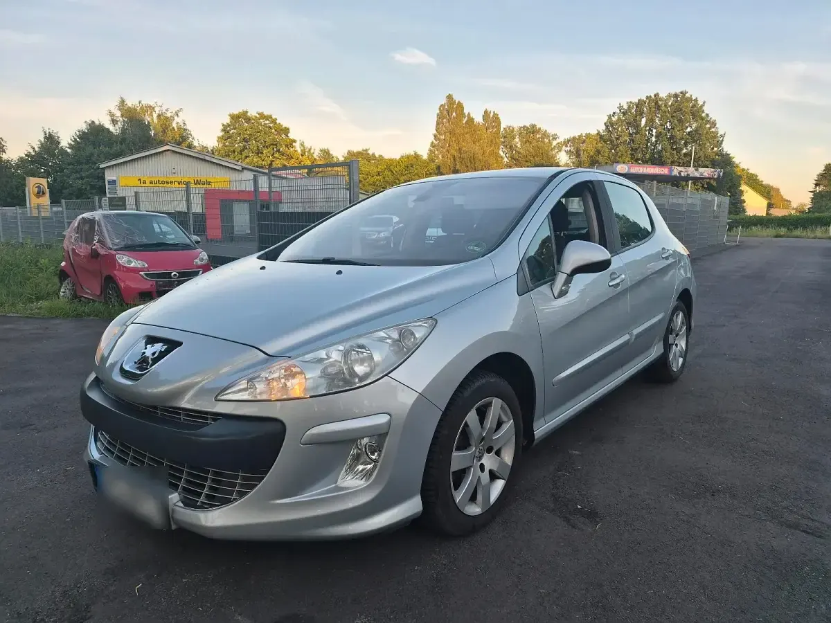Gebraucht Peugeot 308 120 PS (88 kW) 2007 Silber Kleinwagen