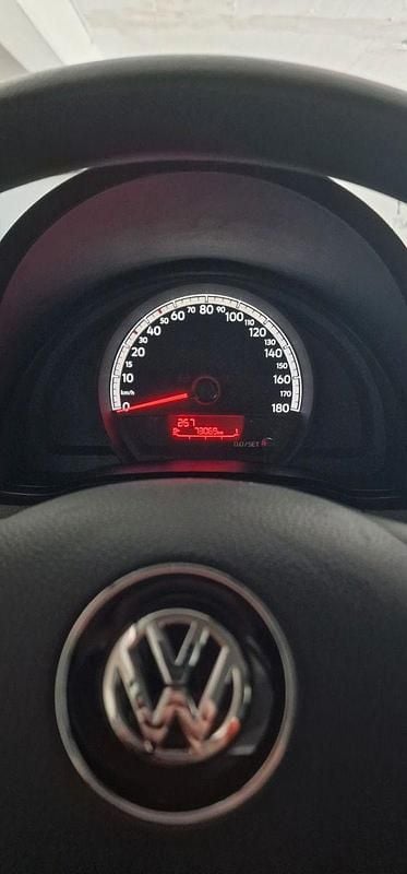 Gebraucht VW up! take up! 60 PS (44 kW) 2016 Weiß Kleinwagen