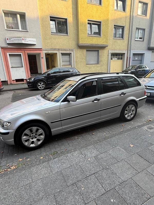 Grau Gebraucht 2002 BMW 316 Kombi | 2.300 € (Fairer Preis) - Bild 1/4