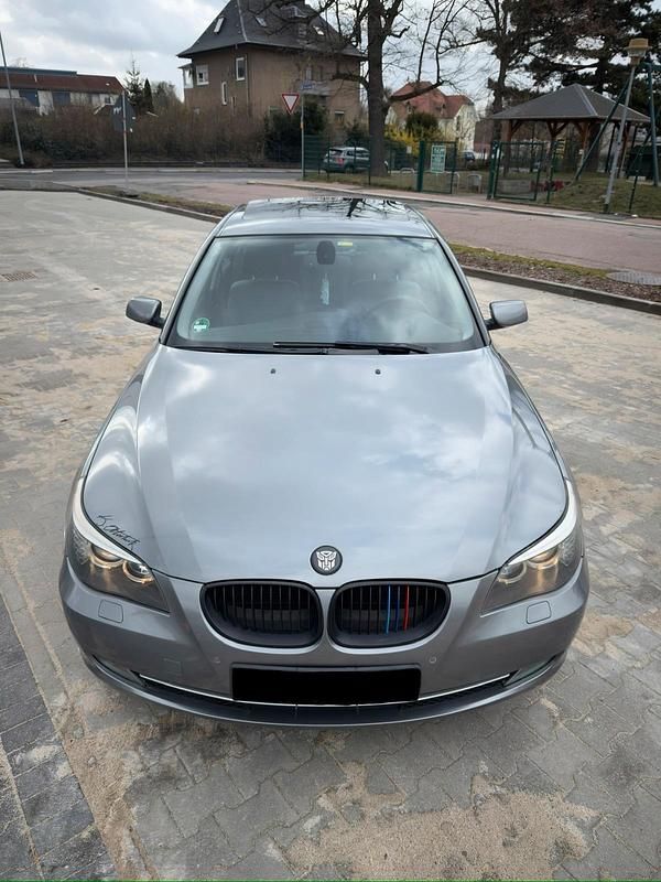 Gebraucht BMW 523 190 PS (139 kW) 2009 Grau Limousine