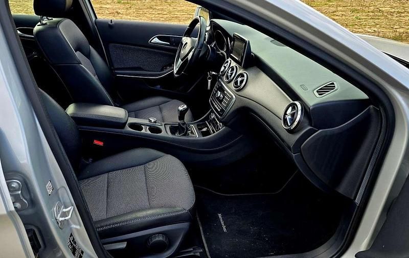 Gebraucht Mercedes GLA200 156 PS (114 kW) 2015 Silber SUV