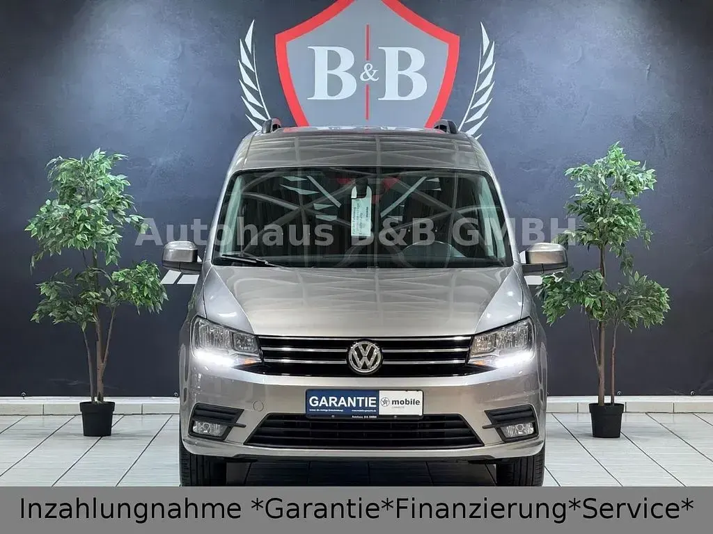 Gebraucht VW Caddy Highline 102 PS (75 kW) 2019 Grau Van / Kleinbus