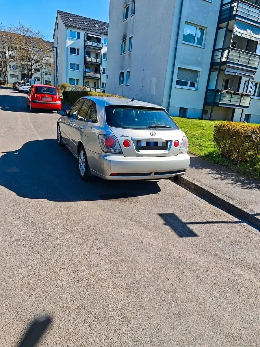 Gebraucht Lexus IS200 155 PS (114 kW) 2004 Grau Kombi
