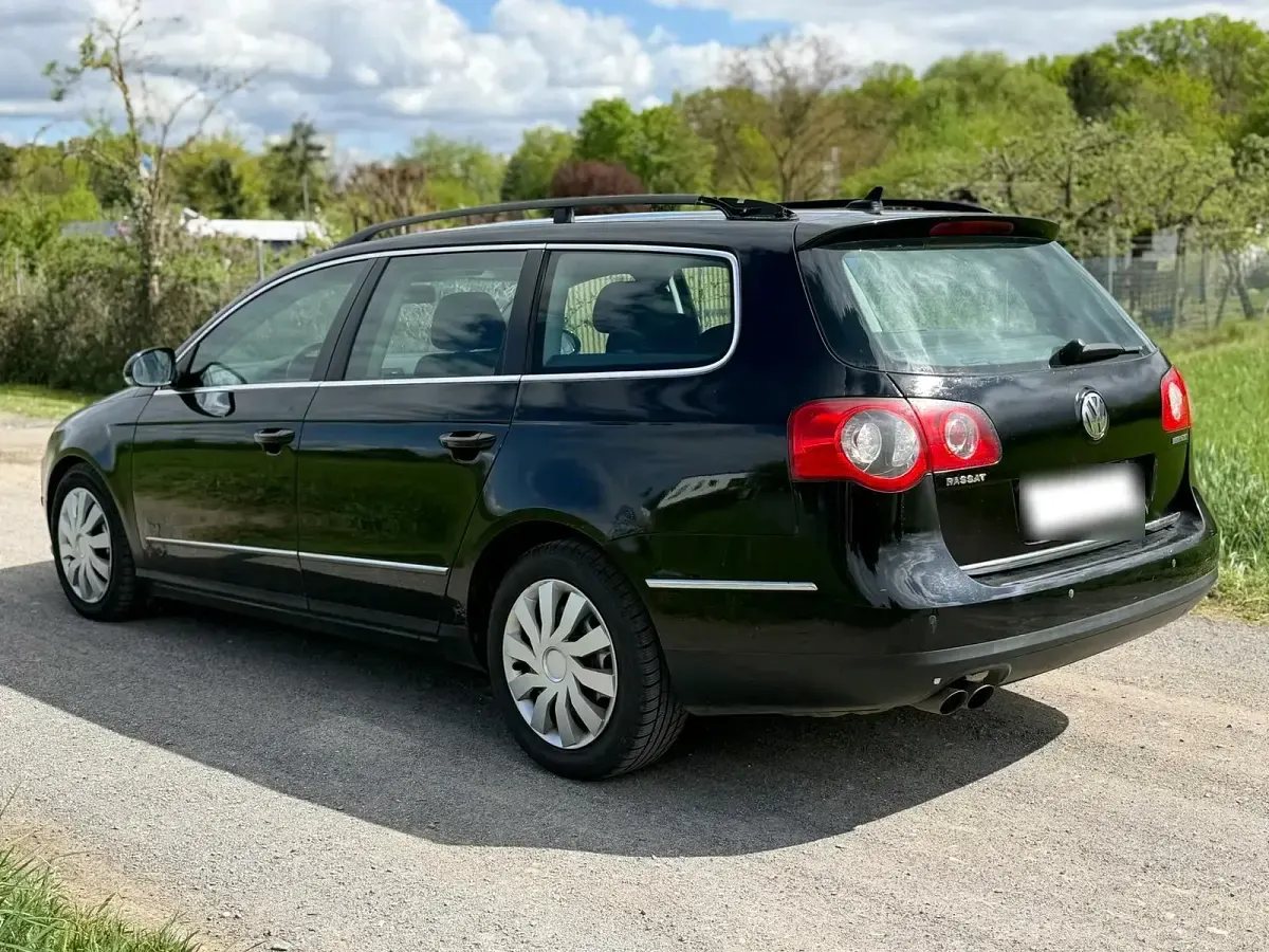 Gebraucht VW Passat Comfortline 2009 Schwarz Kombi