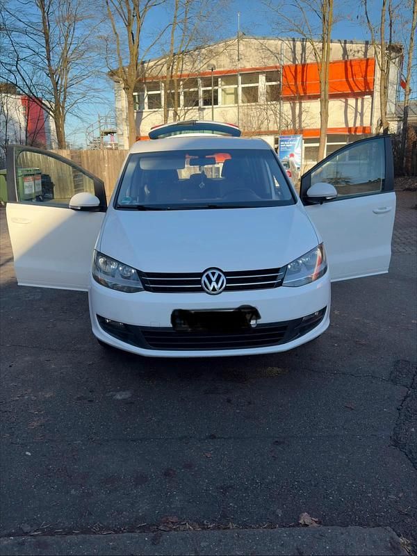 Gebraucht VW Sharan Trendline 140 PS (102 kW) 2011 Weiß Van / Kleinbus