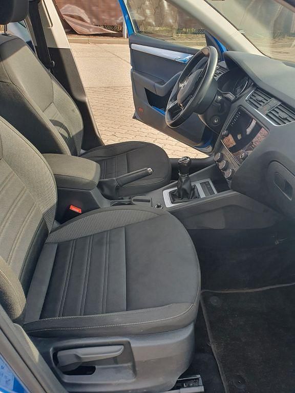 Gebraucht Skoda Octavia Ambition 86 PS (63 kW) 2017 Blau Kombi