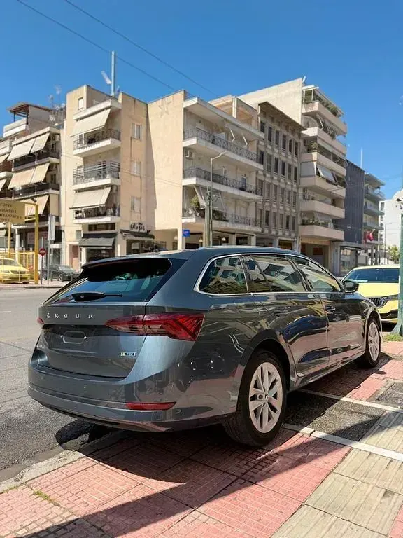 Gebraucht Skoda Octavia G-TEC Tour 131 PS (96 kW) 2021 Grün Kombi