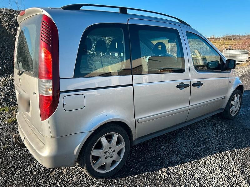 Gebraucht Mercedes Vaneo 125 PS (91 kW) 2004 Silber Van / Kleinbus