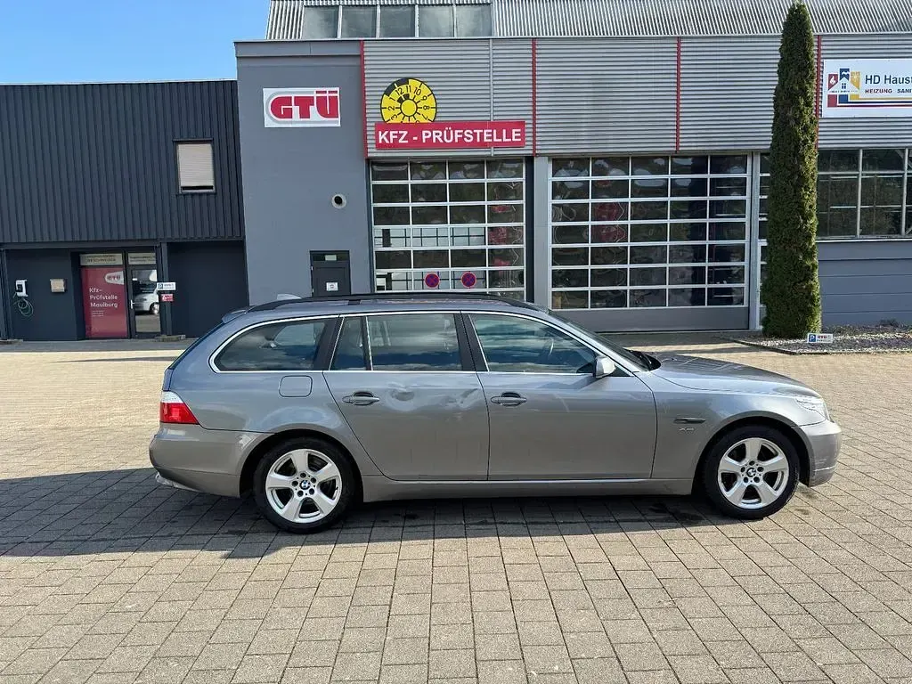 Gebraucht BMW 530 272 PS (200 kW) 2008 Grau Kombi