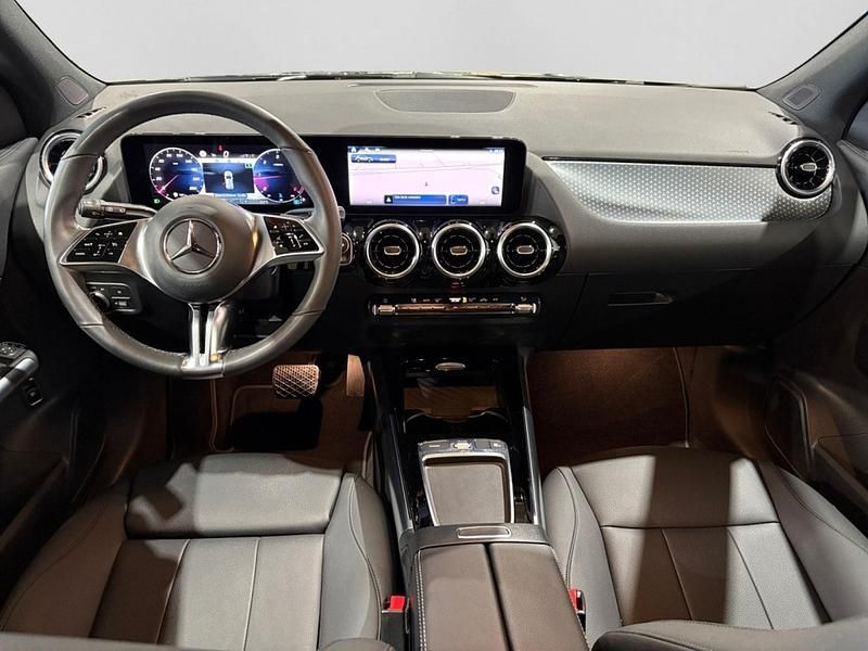 Gebraucht Mercedes GLA200 Progressive 150 PS (110 kW) 2025 Schwarz SUV