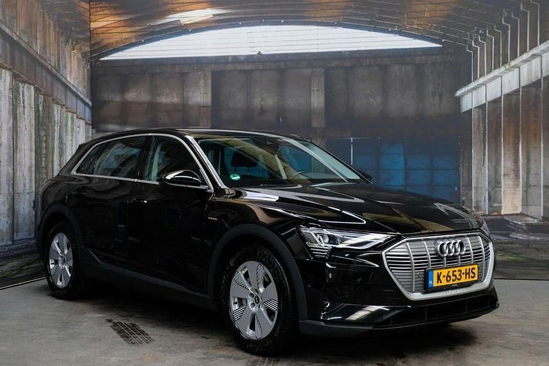 Schwarz Gebraucht 2020 Audi e-tron Sport SUV | 17.949 € (Superpreis) - Bild 1/4