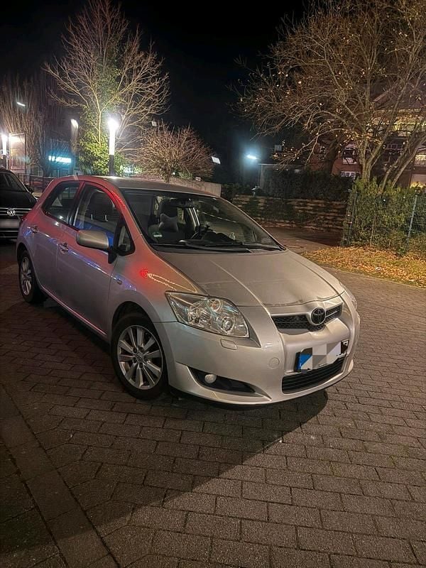 Gebraucht Toyota Auris 124 PS (91 kW) 2008 Silber Kleinwagen