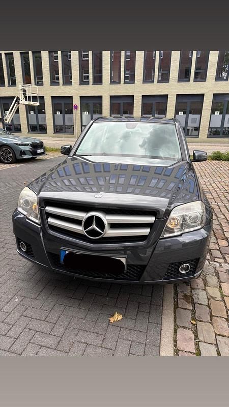 Grau Gebraucht 2012 Mercedes GLK200 SUV | 8.800 € (Superpreis) - Bild 1/4