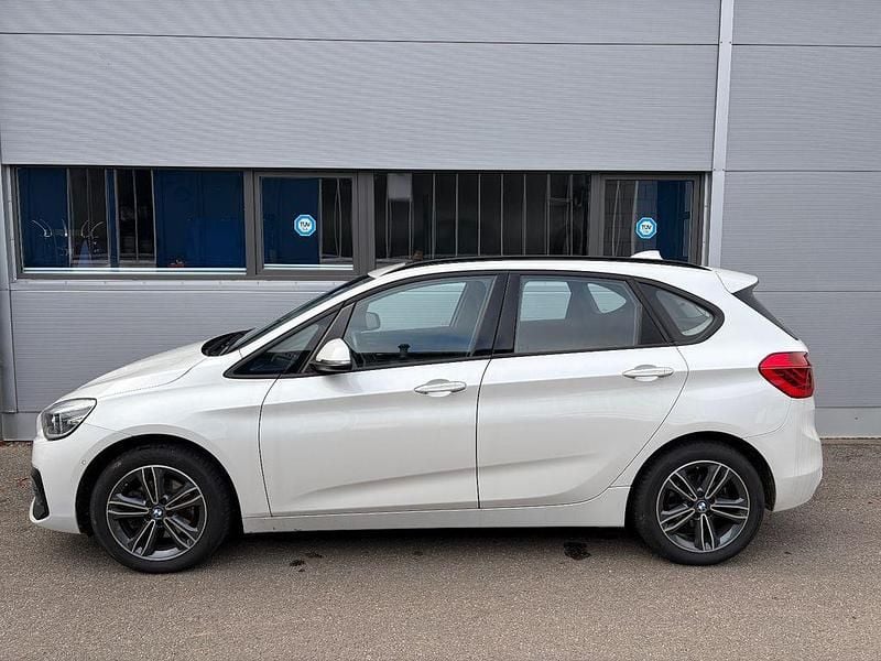 Gebraucht BMW 220 Active Tourer Sport Line 190 PS (139 kW) 2020 Weiß Van / Kleinbus