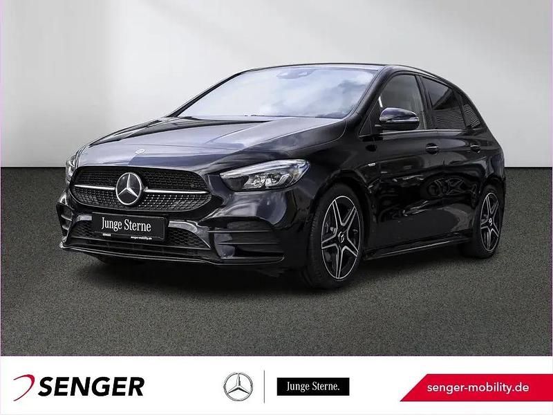 Gebraucht 2022 Mercedes B200 AMG Van / Kleinbus | 31.440 € (Teuer) - Bild 1/1