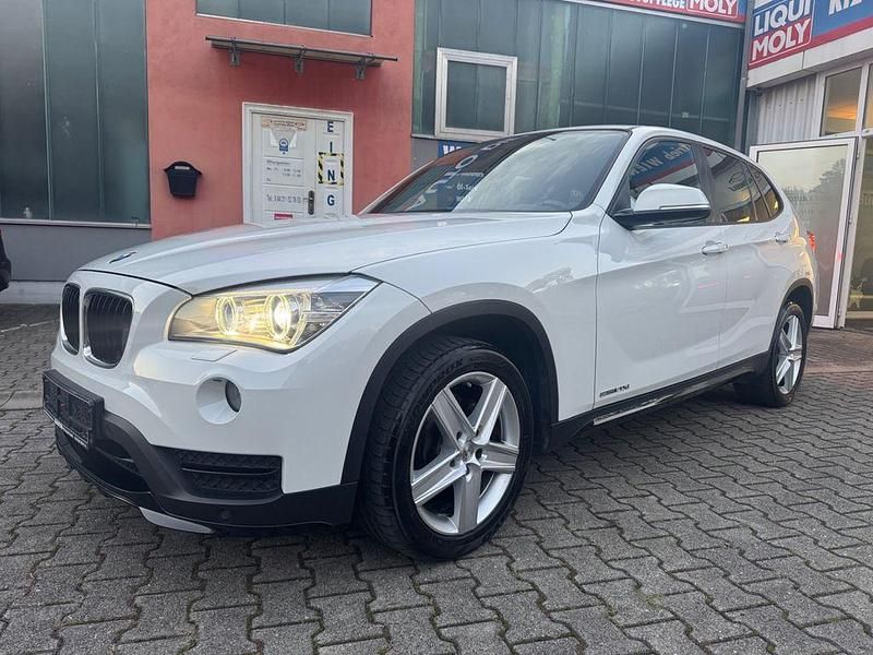 Weiß Gebraucht 2015 BMW X1 Sport Line SUV | 9.300 € (Fairer Preis) - Bild 1/4