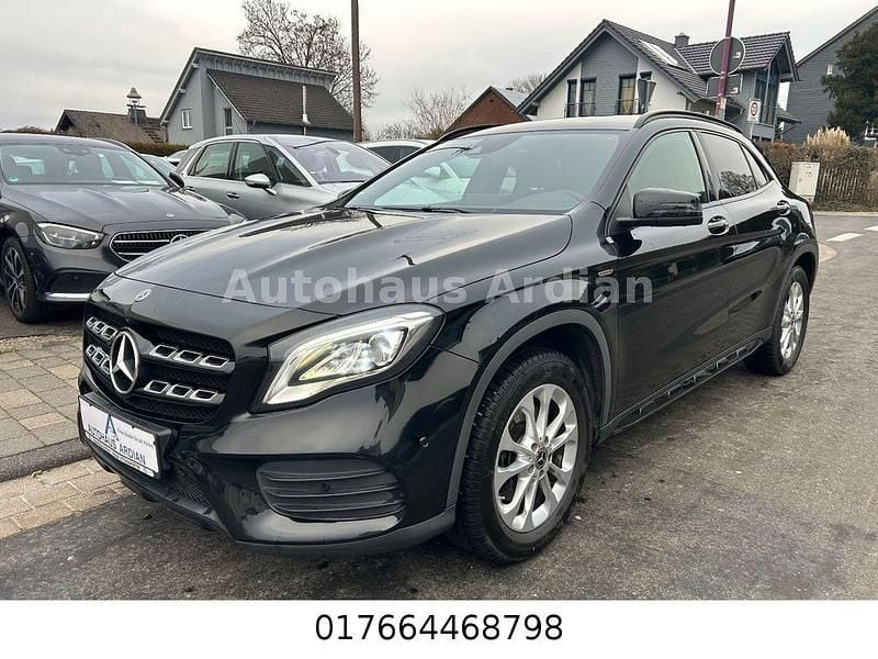 Gebraucht Mercedes GLA250 AMG line 211 PS (155 kW) 2017 Schwarz SUV