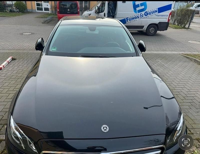 Second-hand Mercedes E200 197 CP (144 kW) 2019 Negru Berlinǎ