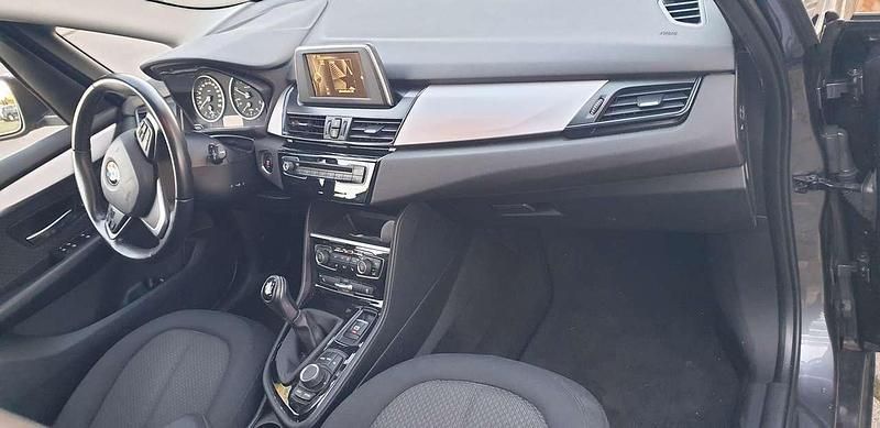 Gebraucht BMW 216 Advantage 116 PS (85 kW) 2015 Mineralgrau metallic Kombi