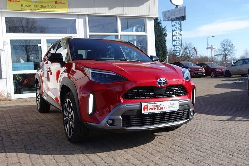 Gebraucht Toyota Yaris Cross 116 PS (85 kW) 2022 Rot SUV
