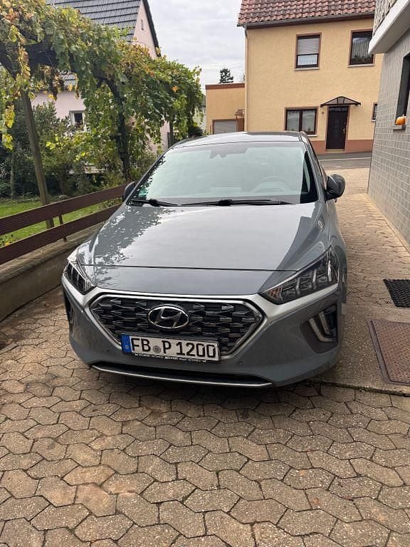 Grau Gebraucht 2020 Hyundai Ioniq Premium Limousine | 16.200 € (Guter Preis) - Bild 1/4