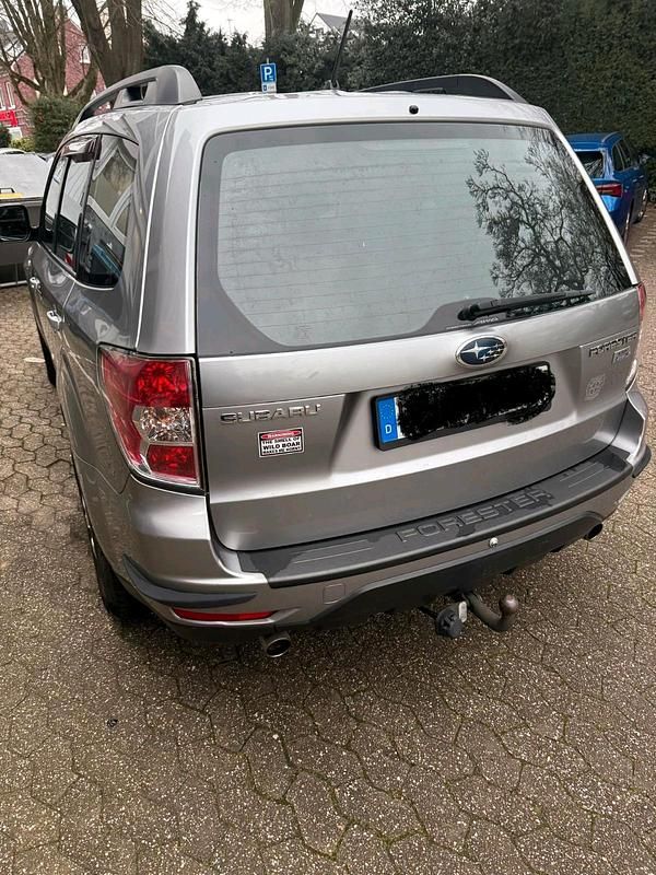 Gebraucht Subaru Forester 146 PS (107 kW) 2011 Grau SUV