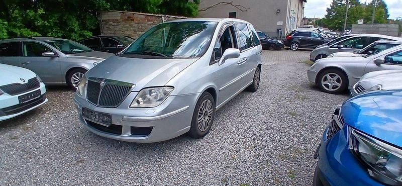 Silber Gebraucht 2005 Lancia Phedra Van / Kleinbus | 2.950 € - Bild 1/4