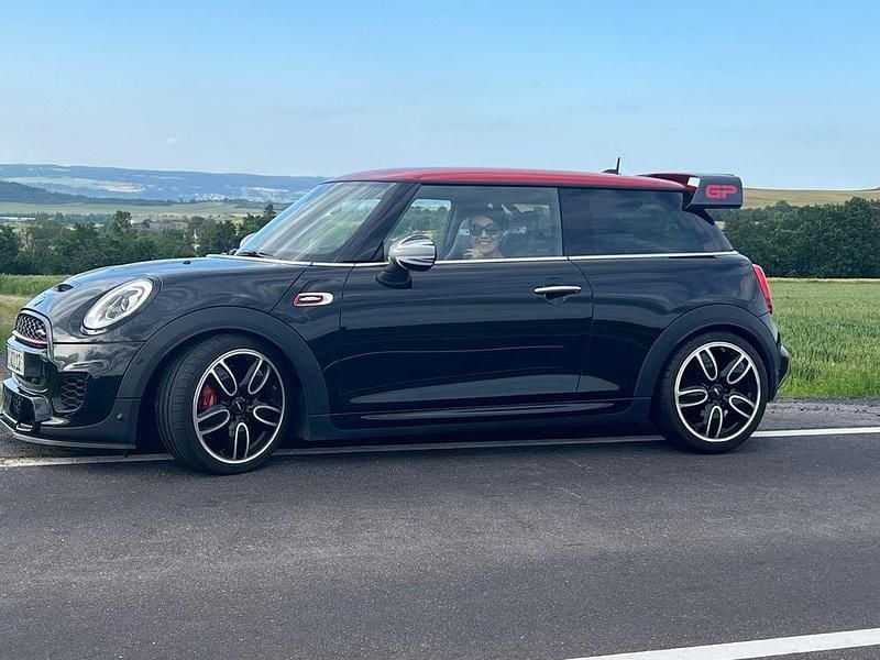 Schwarz Gebraucht 2016 Mini John Cooper Works Kleinwagen | 22.800 € (Fairer Preis) - Bild 1/4