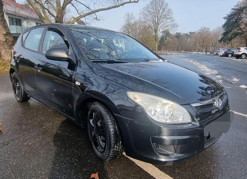 Schwarz Gebraucht 2008 Hyundai i30 Classic Kombi | 1.890 € (Etwas zu teuer) - Bild 1/4