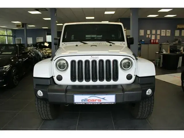 Gebraucht Jeep Wrangler Unlimited Sahara 200 PS (147 kW) 2014 Weiß SUV