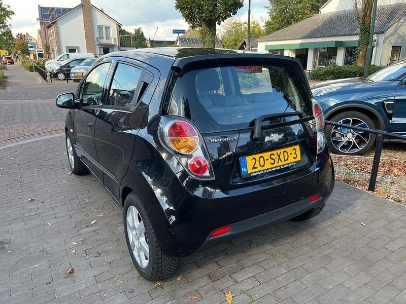 Second-hand Chevrolet Spark LS 68 CP (50 kW) 2011 Negru Hatchback