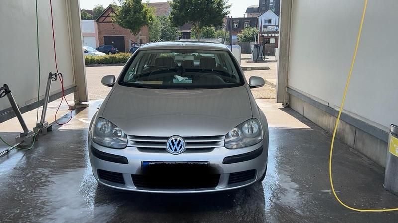 Grau Gebraucht 2004 VW Golf V Kombi | 2.100 € (Fairer Preis) - Bild 1/4
