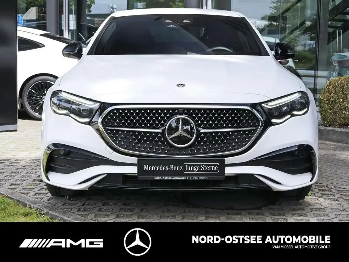 Gebraucht Mercedes E300 Night 204 PS (150 kW) 2024 Unilack polarweiß Limousine