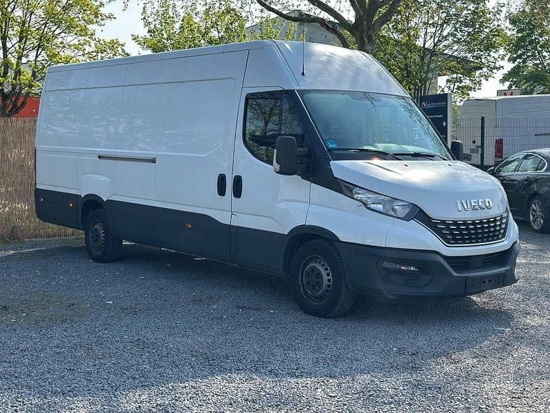 Gebraucht Iveco Daily 136 PS (100 kW) 2020 Weiß Van / Kleinbus