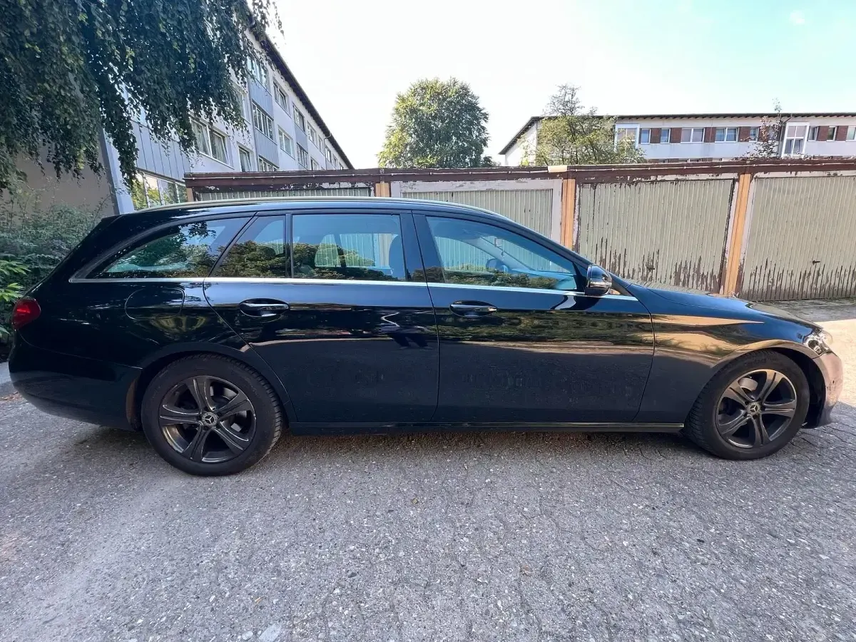 Gebraucht Mercedes E200 160 PS (117 kW) 2019 Schwarz Kombi