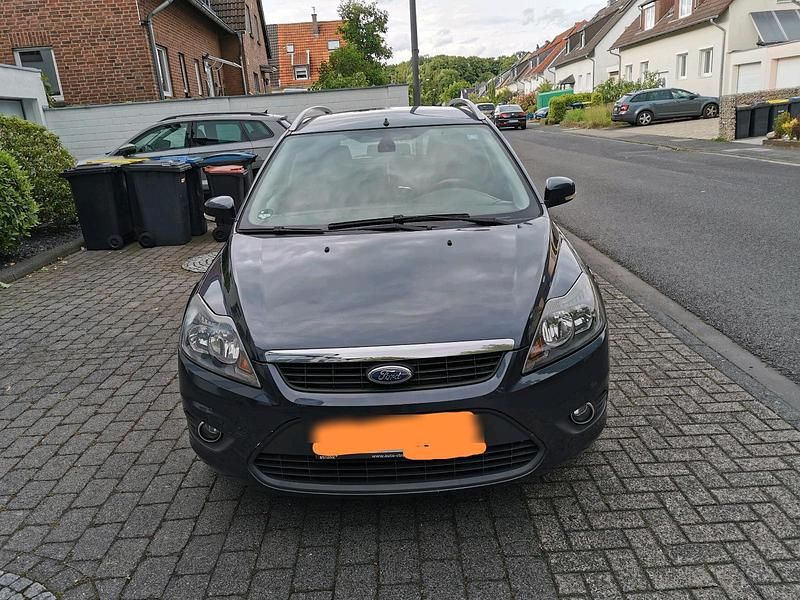 Grau Gebraucht 2009 Ford Focus Kombi | 2.399 € (Fairer Preis) - Bild 1/4